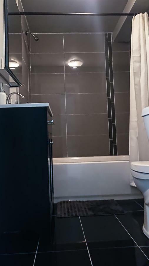 Spacious 3 Bdrm Home Near Downtown 渥太華 外观 照片