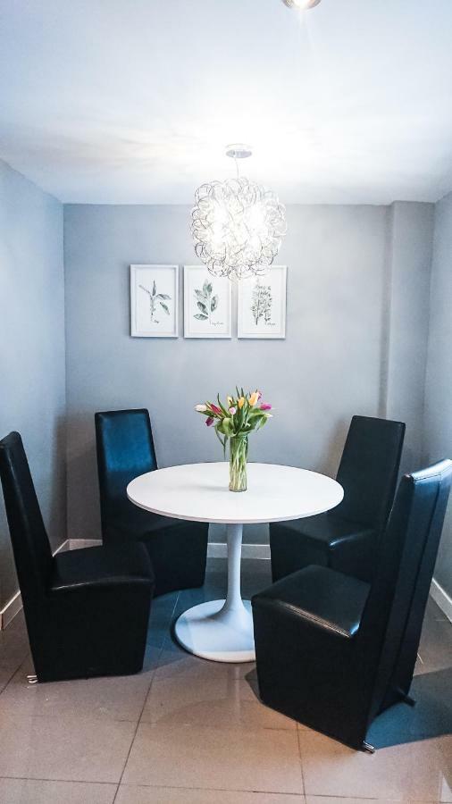 Spacious 3 Bdrm Home Near Downtown 渥太華 外观 照片