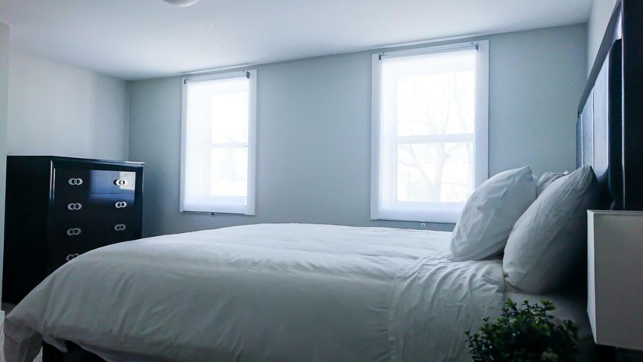 Spacious 3 Bdrm Home Near Downtown 渥太華 外观 照片