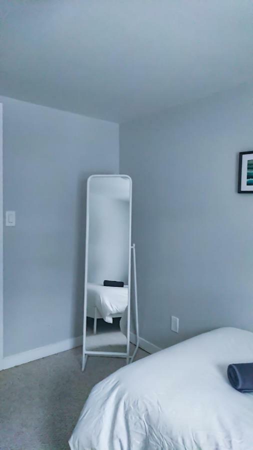 Spacious 3 Bdrm Home Near Downtown 渥太華 外观 照片